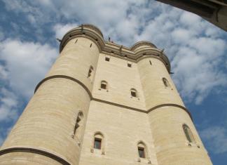 Венсенский замок в париже Местонахождение Венсенского замка